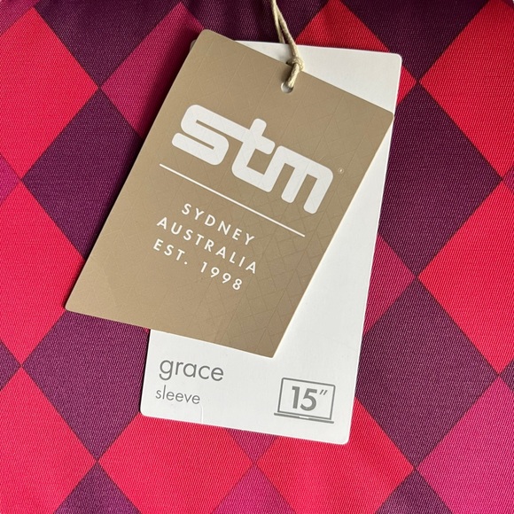 STM Grace, Women's Laptop Sleeve for 15” MacBooks & Ultrabooks - Purple Diamond - Picture 8 of 14